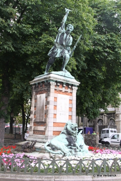 Monument ter herdenking van de 75ste verjaardag van de Belgische onafhankelijkheid of 'De groene'